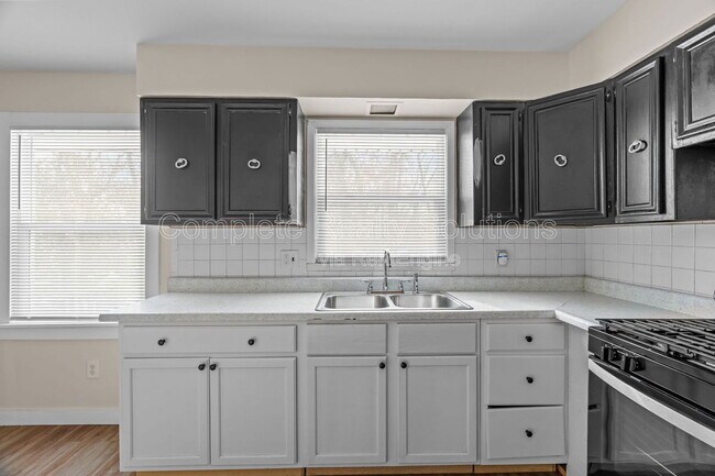 Building Photo - 7486 Castro Dr