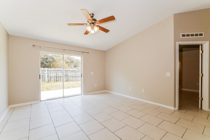 Building Photo - 5070 Silver Thistle Ln