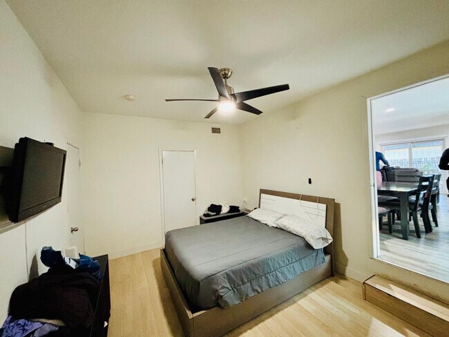 Building Photo - 8000 NW 74th Terrace