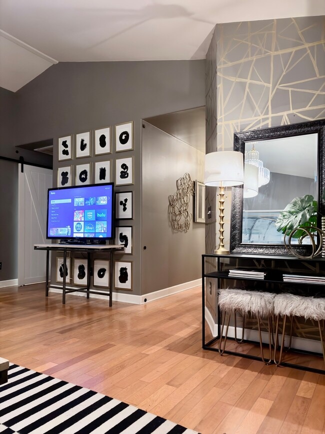 Building Photo - 1044 Hummingbird Ln