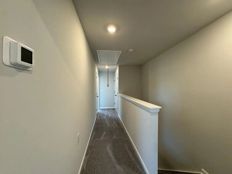 Building Photo - 368 Devon Clfs Dr