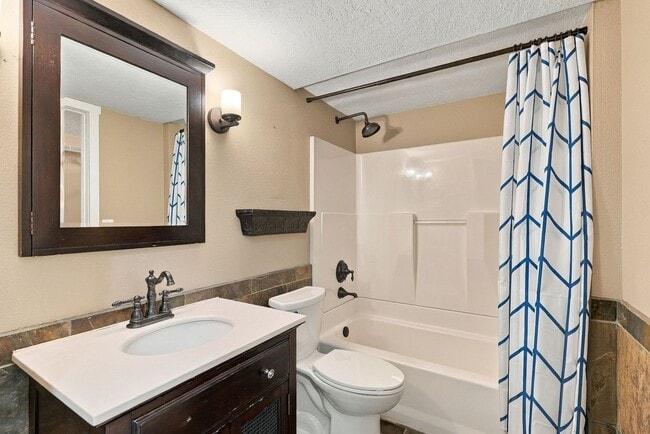 Building Photo - 1680 N Winchester Ct