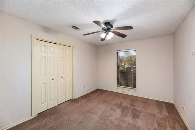 Building Photo - 922 Kingston Dr