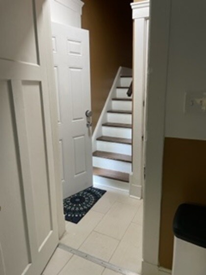 Building Photo - 215 E Mitchell Ave