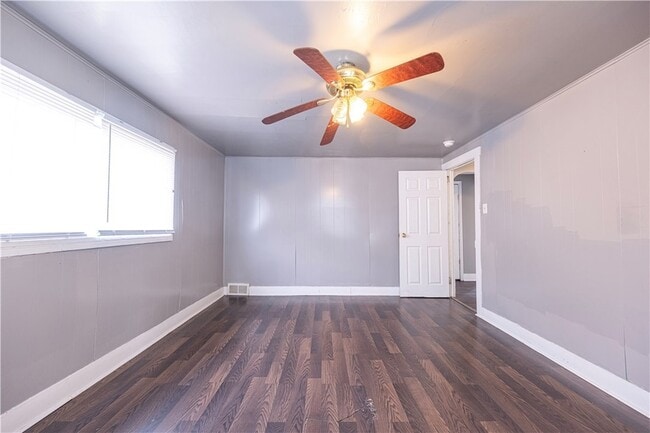 Building Photo - 741 Griffith St