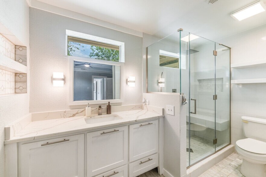 Building Photo - 2930 Water Lily Dr