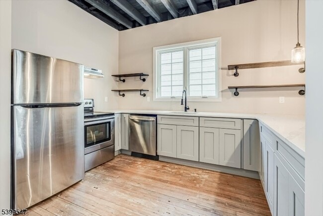 Building Photo - 239 Water St