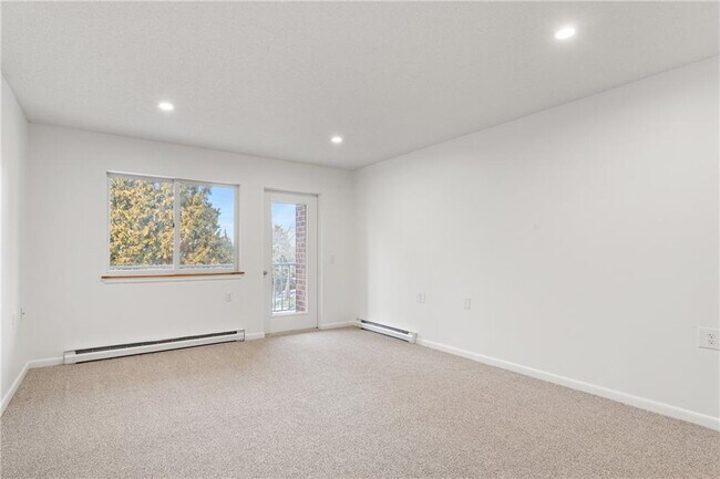 Building Photo - 30 Argyle Ave