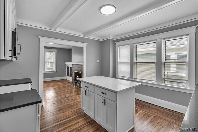 Building Photo - 49 Virgil Ave