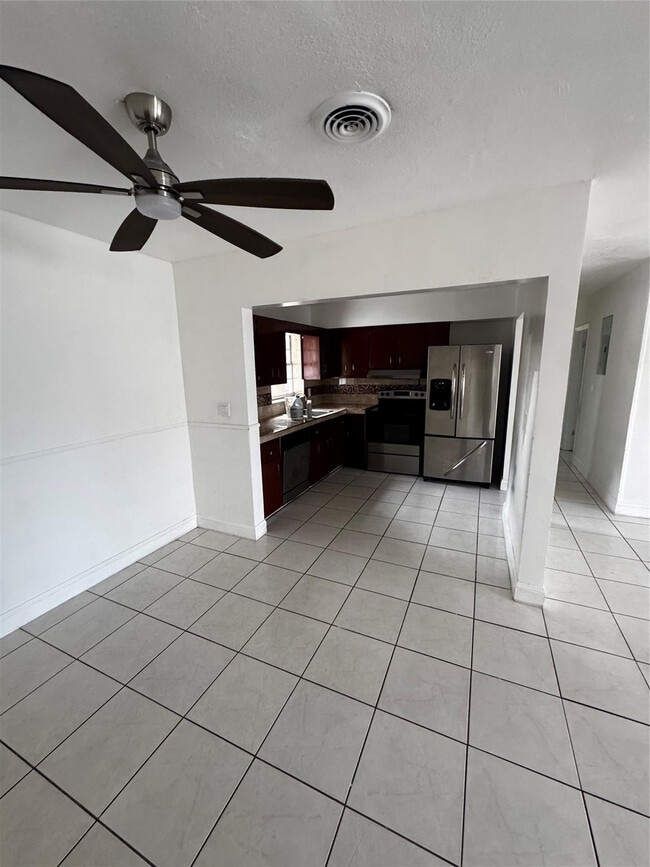 Building Photo - 1020 Indiana Ave