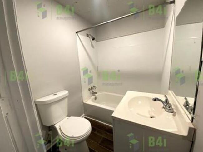 Building Photo - 8012 Green St