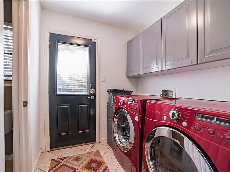 laundry - 6520 Heron Dr