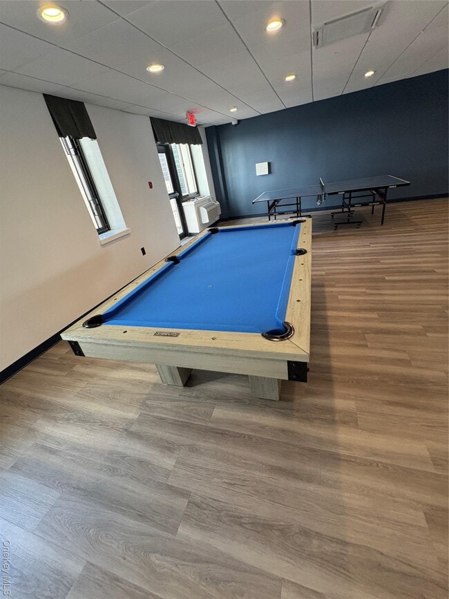 Building Photo - 100 W Broadway