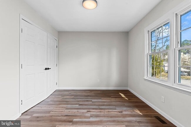 Building Photo - 46520 Rosewood Dr