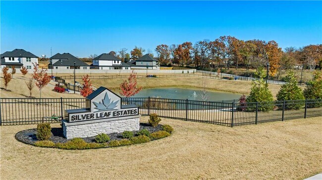 Building Photo - 1810 Peacock Rd