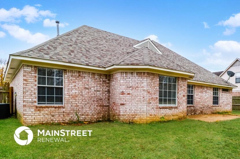 Building Photo - 50 Clear Springs Dr