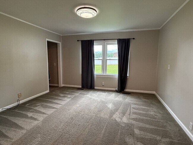 Building Photo - Charming 3-Bedroom Home in the Heart of Mu...