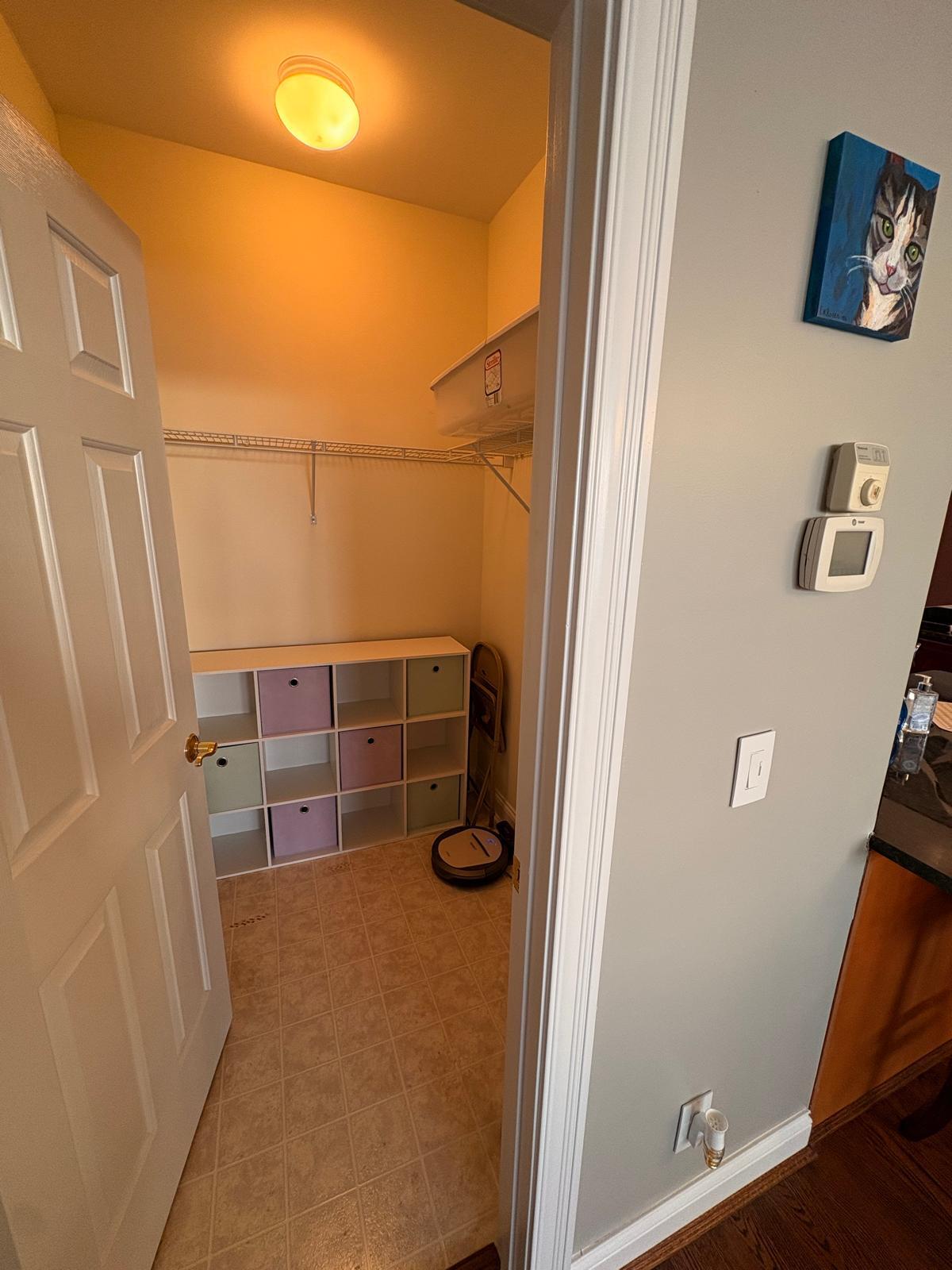 Large den - extra storage - 1925 Auburn Ave