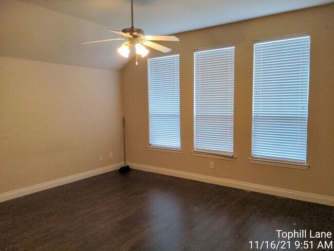 Building Photo - 4401 Vista Glen Ct