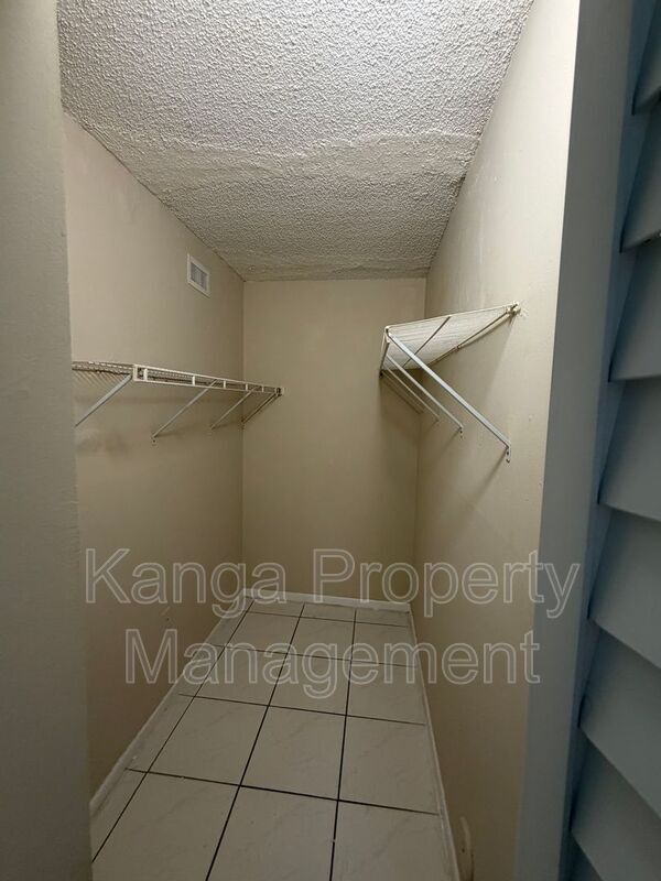 Building Photo - 11441 NW 35th St