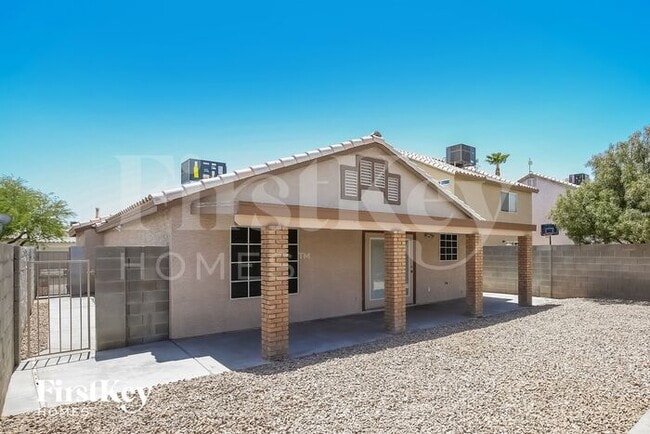Building Photo - 7320 Backstretch Dr