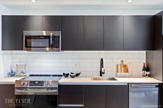 Building Photo - 398 NE 5th St