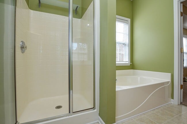 Building Photo - Inviting rancher ready now!