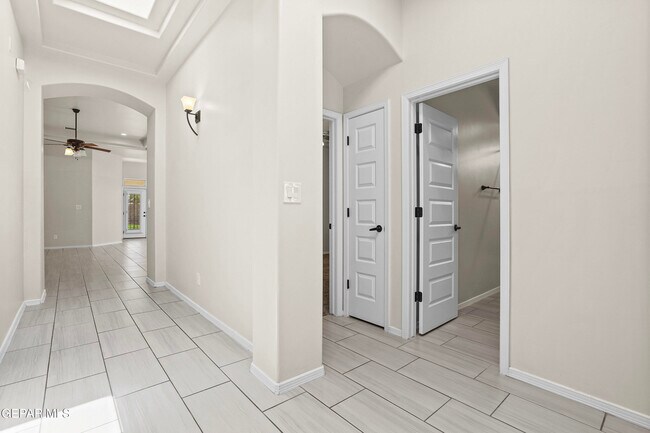 Building Photo - 1128 Paseo de Suerte Dr