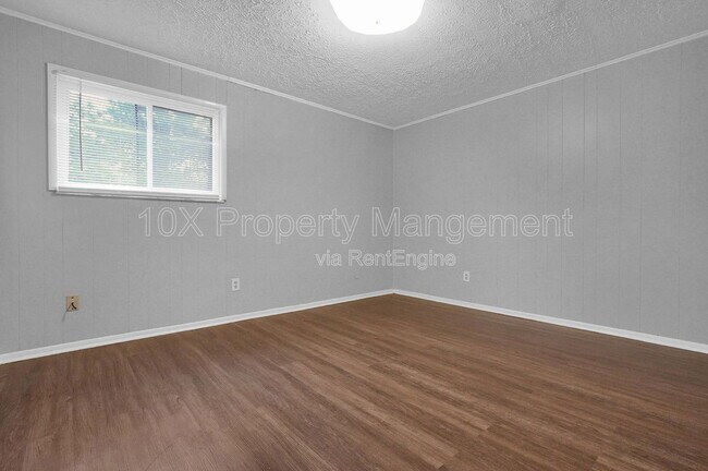 Building Photo - 2872 Howey Rd