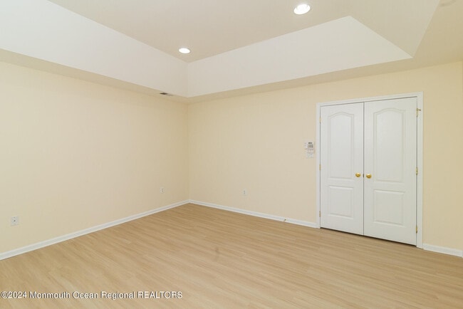 Building Photo - 4 Timber Grove Ct