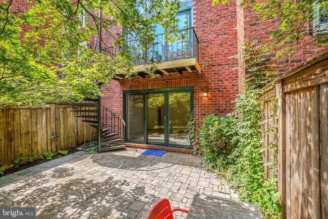 Building Photo - 3927 Georgetown Ct NW