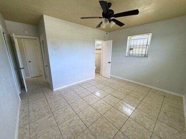 Building Photo - 2401 NW 170th St