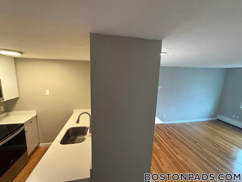 Building Photo - 50 Evergreen St