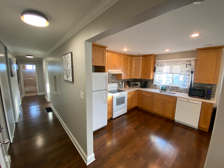 Primary Photo - 12 Linden Ave