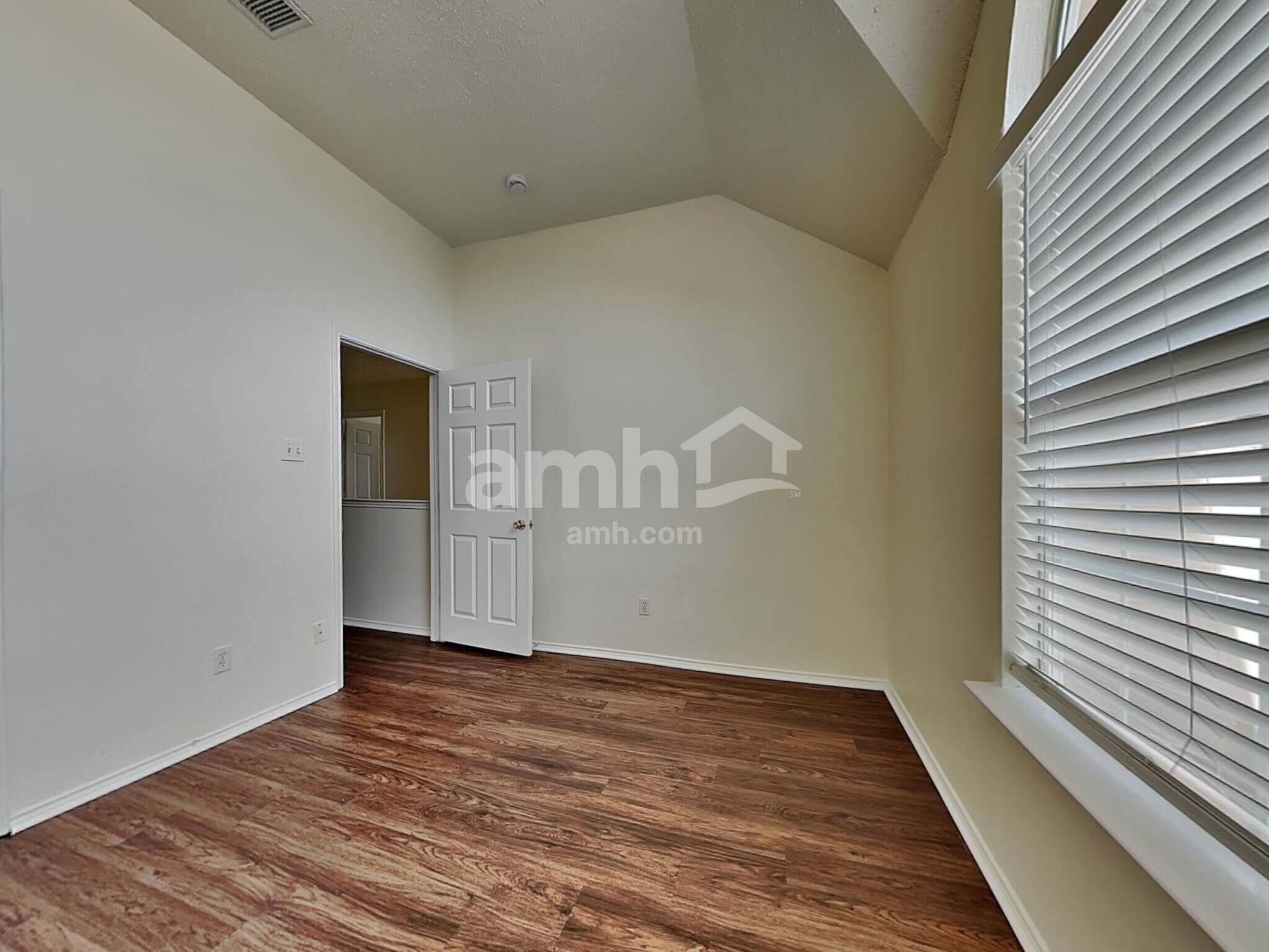 Building Photo - 1809 Mapleleaf Dr