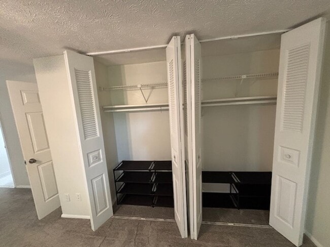 Building Photo - Beautifully Renovated 3-Bedroom, 2.5-Bath ...