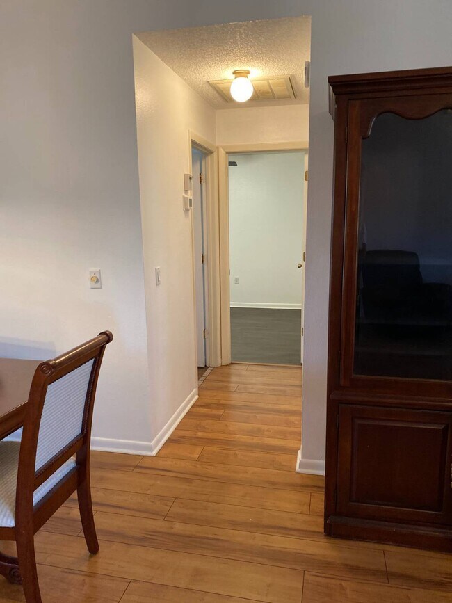 Building Photo - 5344 Elwood Rd