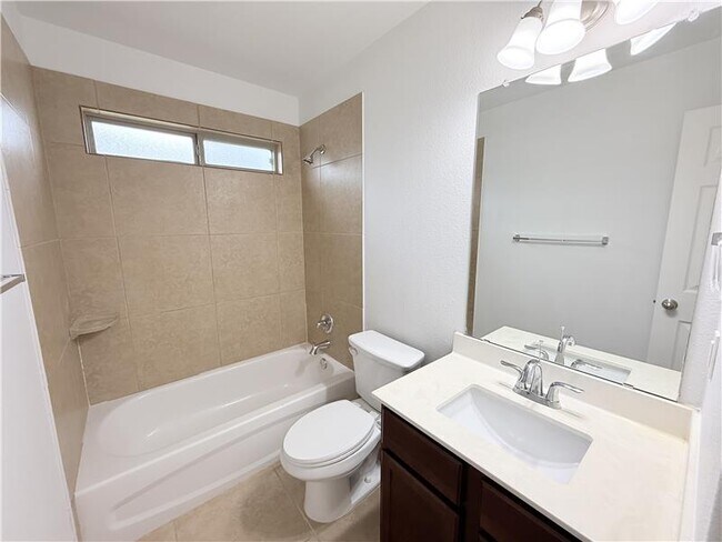 Building Photo - 531 Parkfield Ln