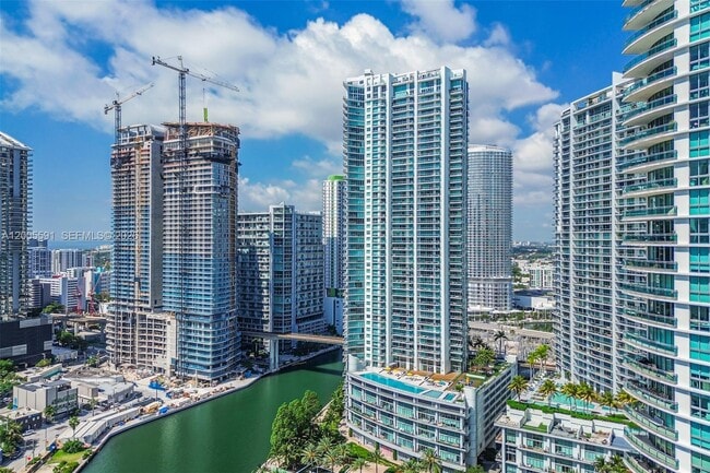 Building Photo - 92 SW 3rd St