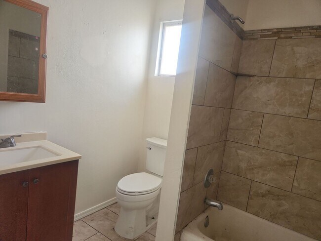 Building Photo - Spacious Centrally Located Home