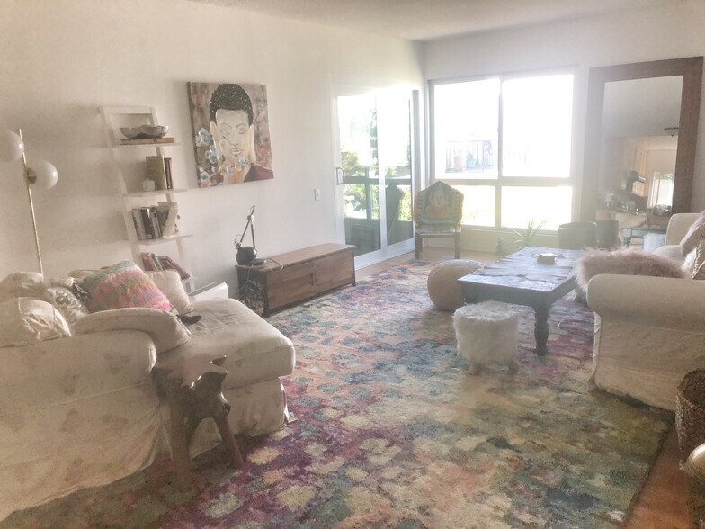 Building Photo - 3200 S Sepulveda Blvd