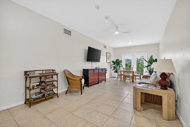 Building Photo - 2600 N Flagler Dr