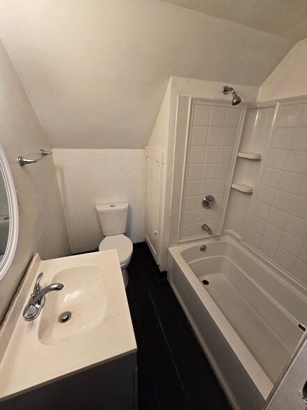 Building Photo - 6 Dixon St