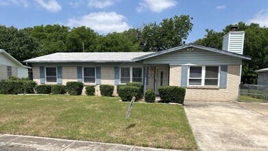 Building Photo - ***2-weeks Free Rent***307 Currie - 3-bedroom home with additional features