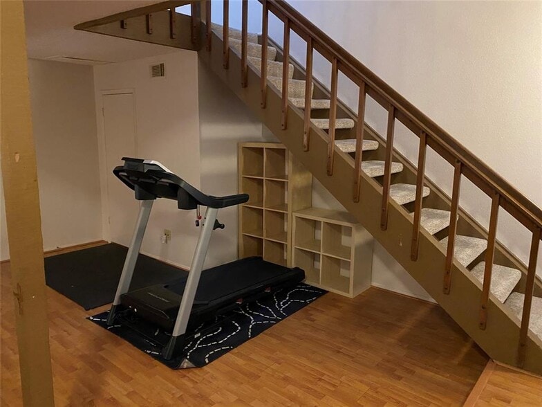 Bright and Airy Loft gives you a peaceful feeling after work. - 3232 Windchase Blvd