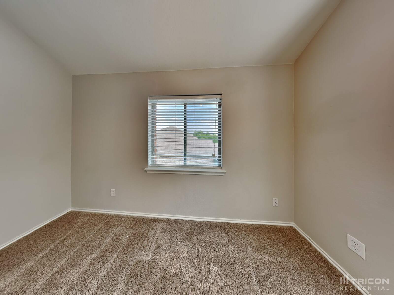 Building Photo - 320 Rowdy Dr
