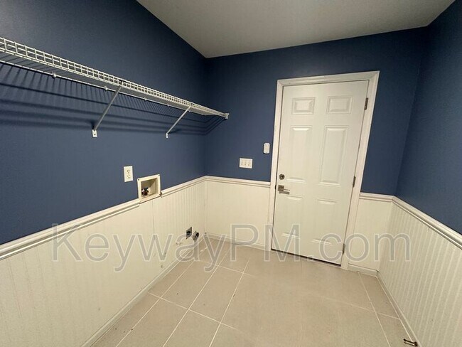 Building Photo - 435 St Julian Pl