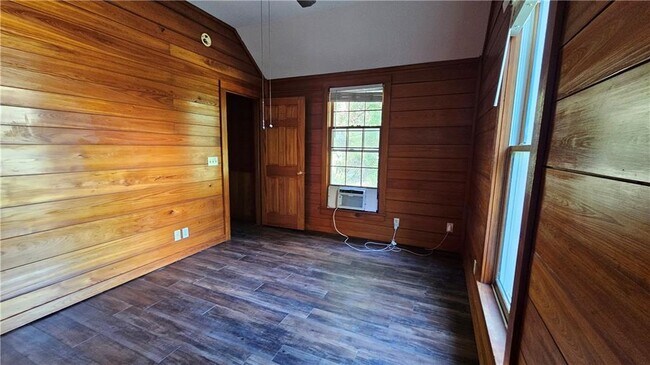 Building Photo - 724 Oglethorpe St