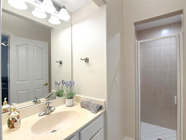 Building Photo - 104 Vista Loop