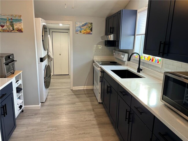 Building Photo - 271 Great Island Rd